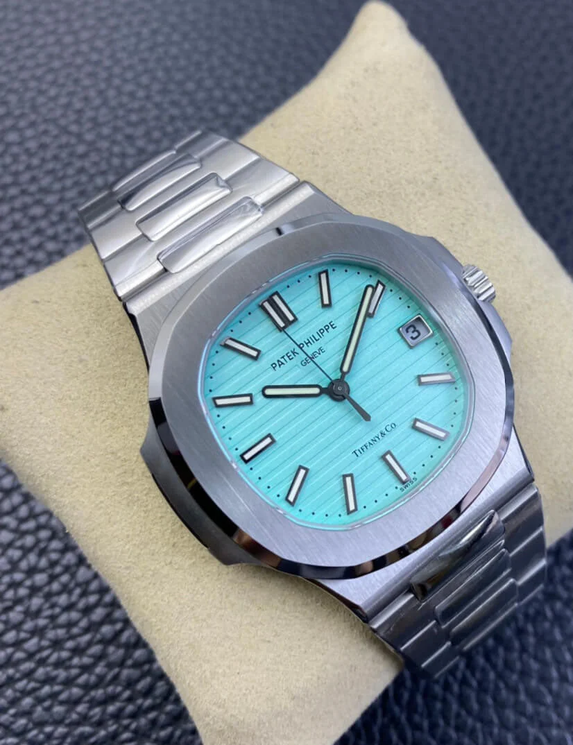Patek Philippe Nautilus Tiffany – gallery view