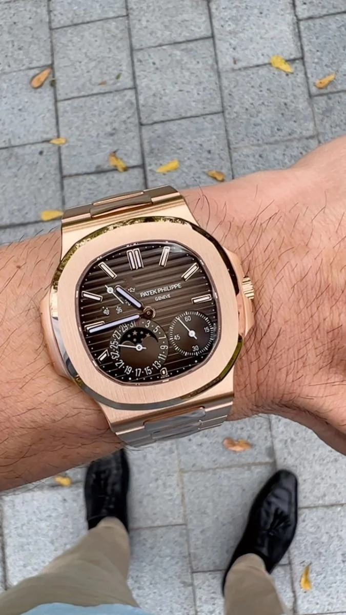 Patek Philippe Nautilus bronze 5712R-001 – gallery view