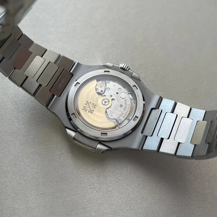 Patek Philippe Nautilus 5711 Olive Green – gallery view