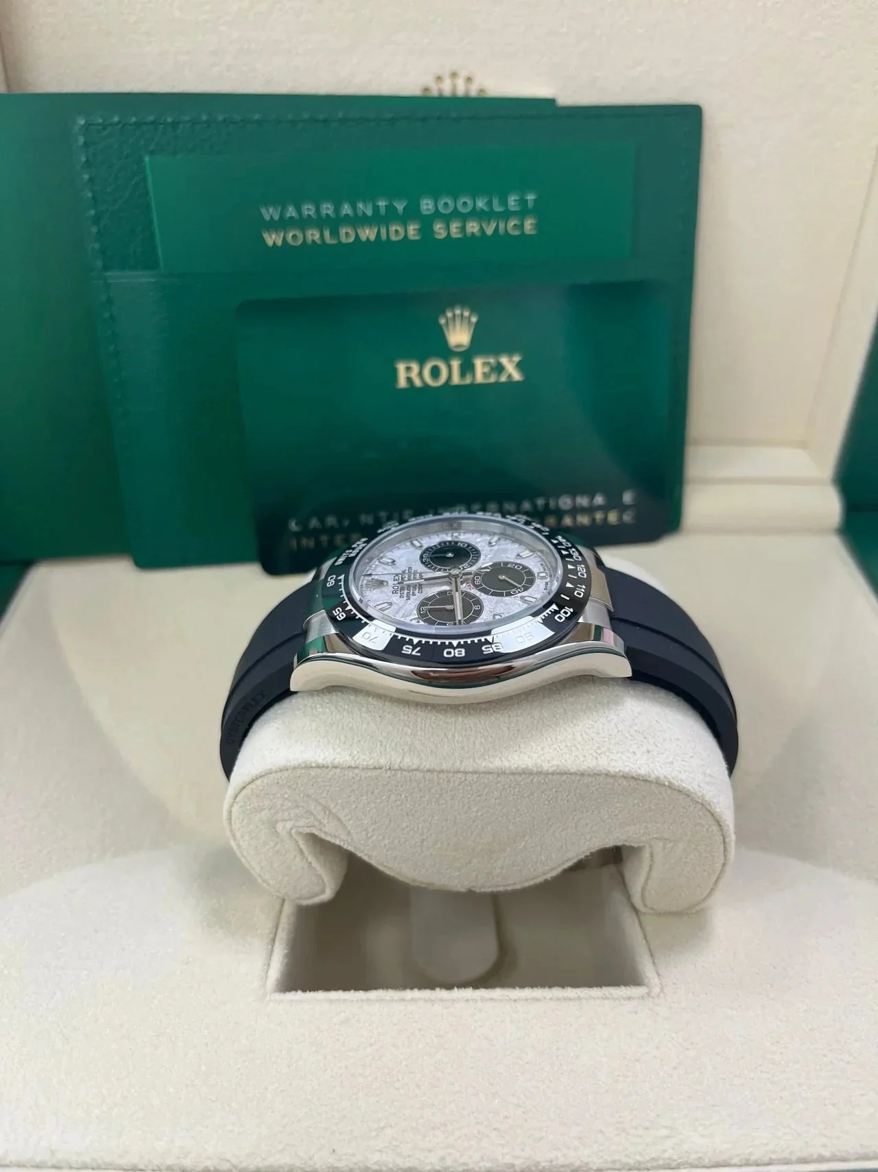 Rolex Cosmograph Daytona Silver Meteroite And Black Dial Oysterflex – gallery view