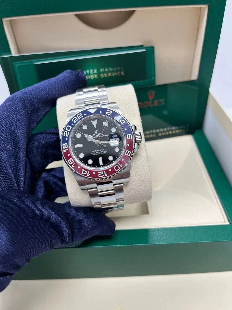 Rolex GMT-Master II PEPSI Oyster – gallery view