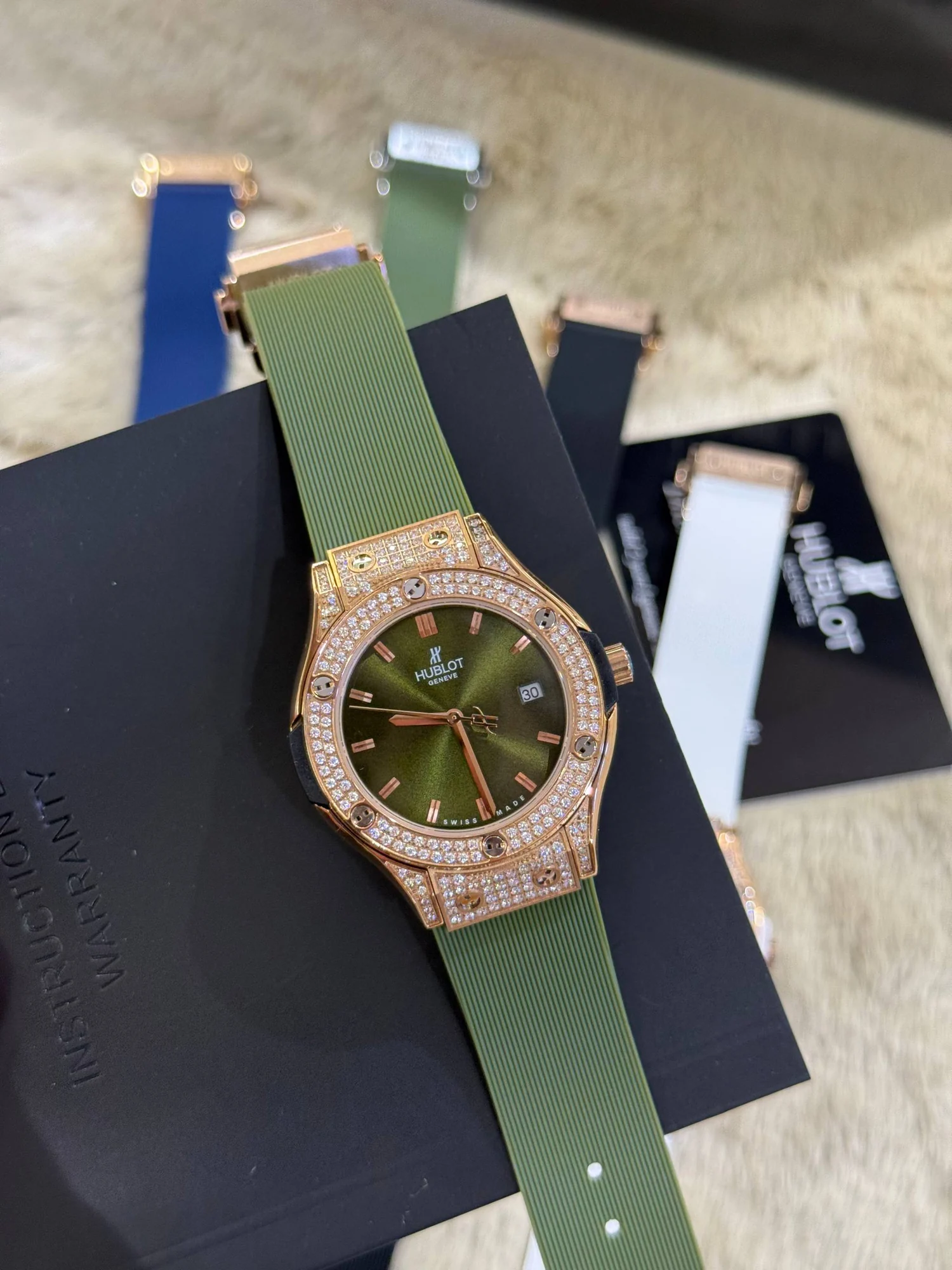 HUBLOT femme full serti vert / or rose – main view