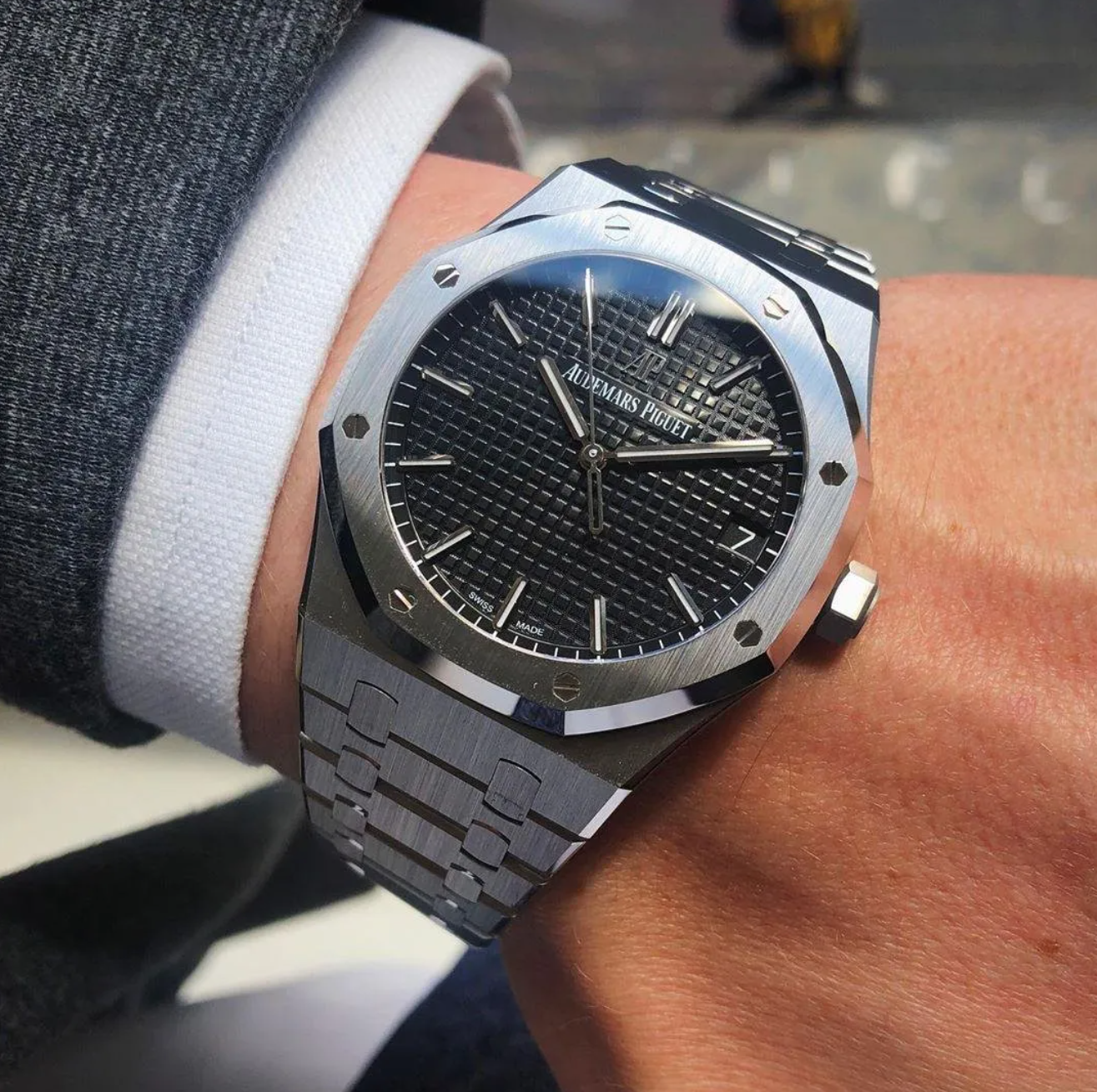Audemars Piguet Royal Oak Fond Noir 41mm Homme – gallery view