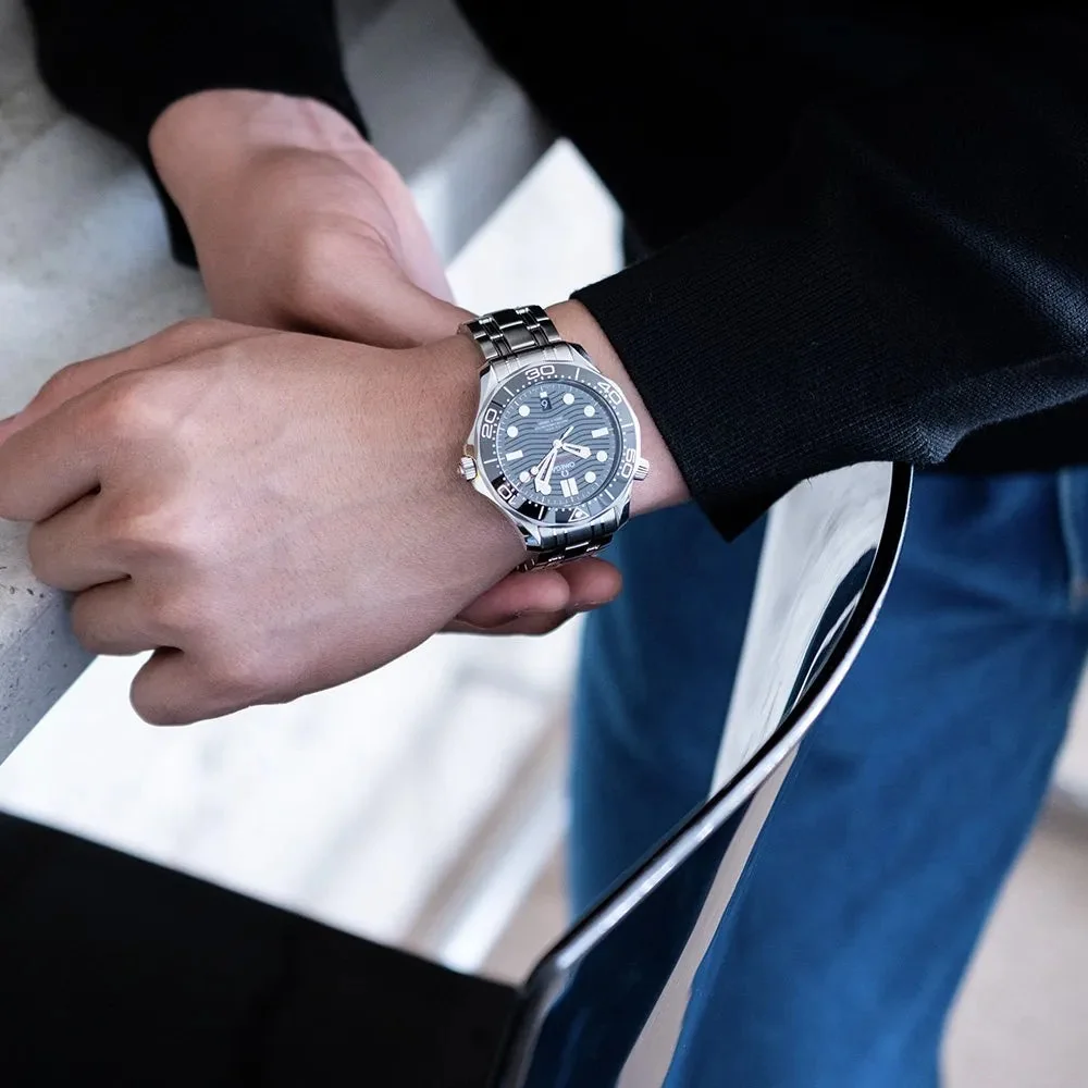 OMEGA SEAMASTER DIVER Noir Steel Bracelet – gallery view