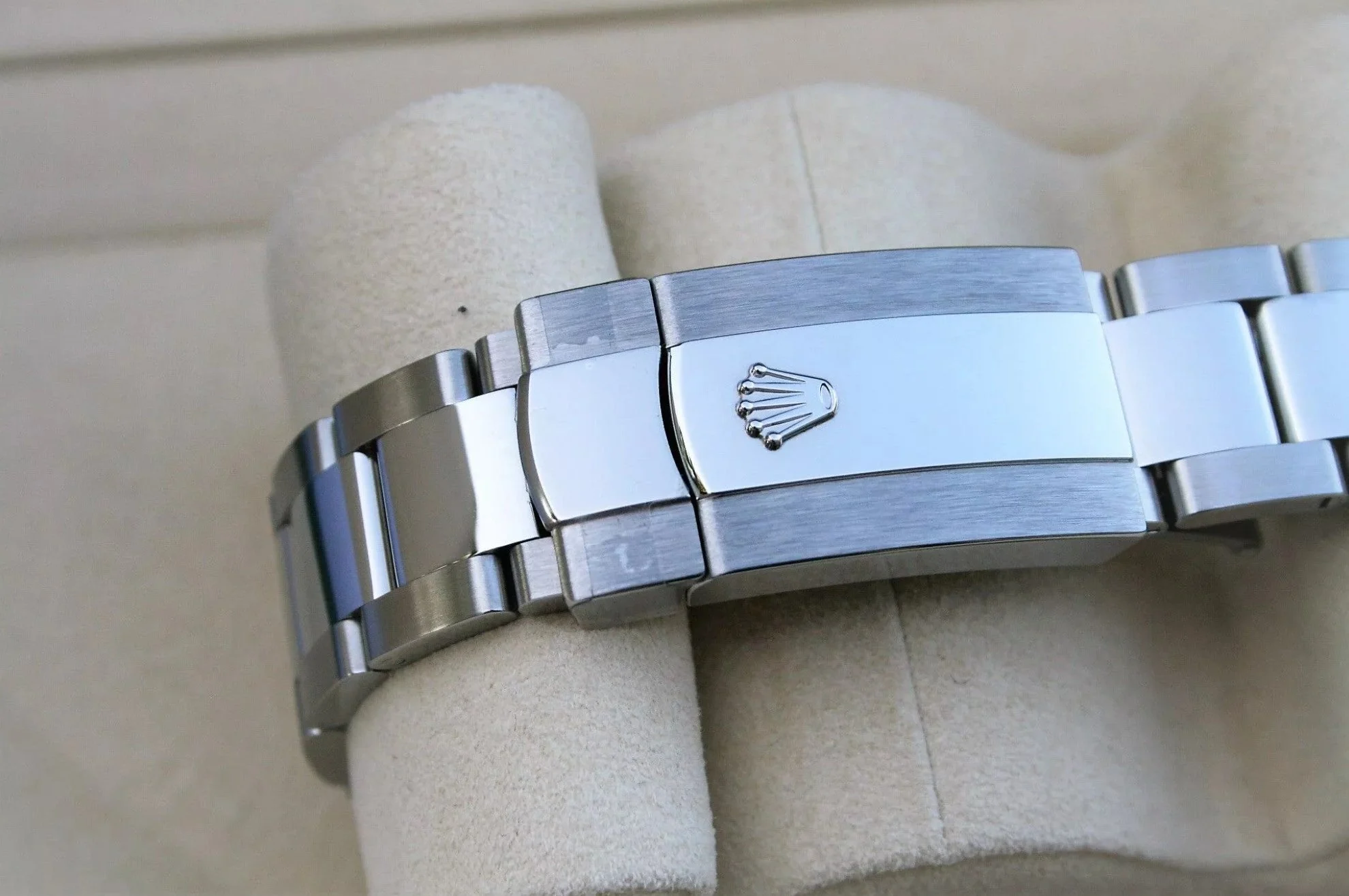 Rolex Milgauss Dial Blue 116400GV – gallery view