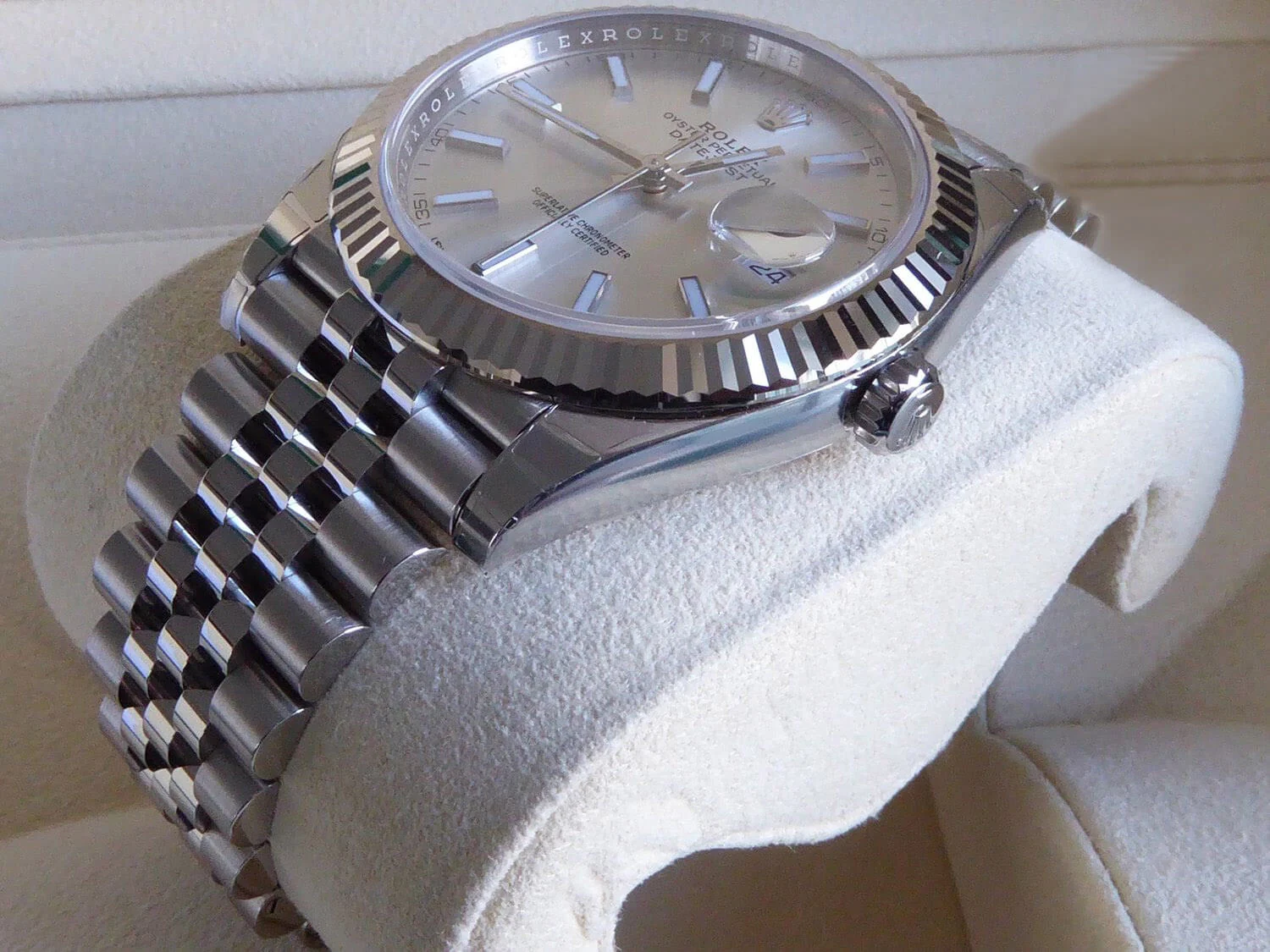 Rolex Datejust 126334-0004 Silver 41 Mm Men's – gallery view