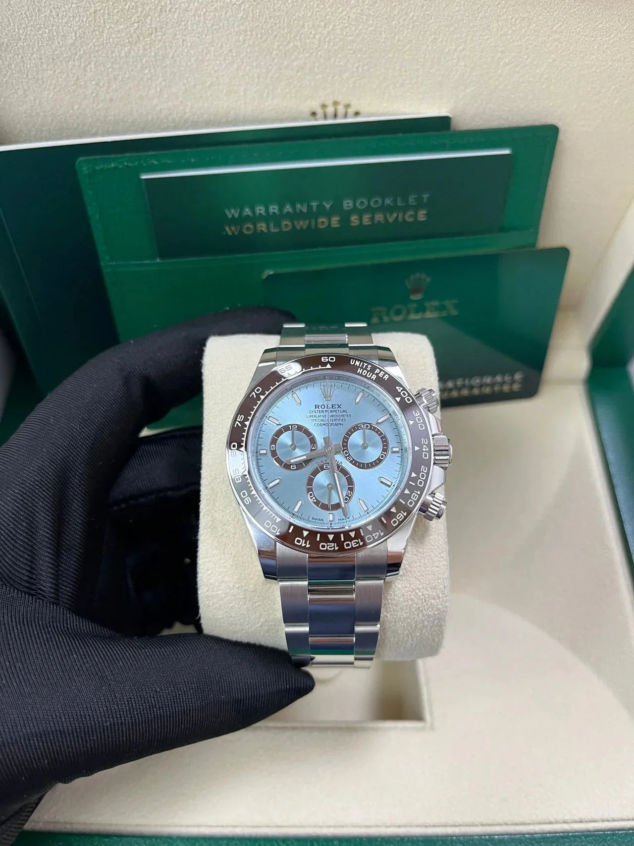 Rolex Daytona Cosmographe Blue Glace 116506IB – gallery view