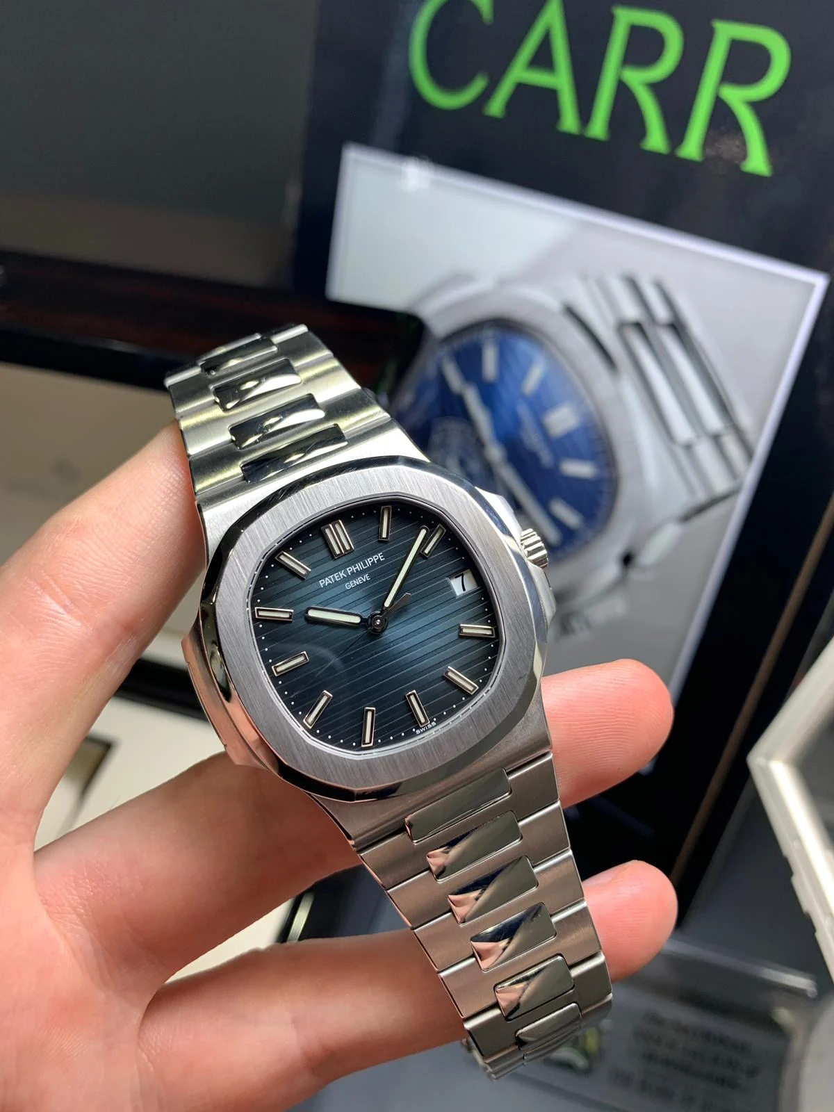 Patek Philippe Nautilus Automatique 57111A – gallery view