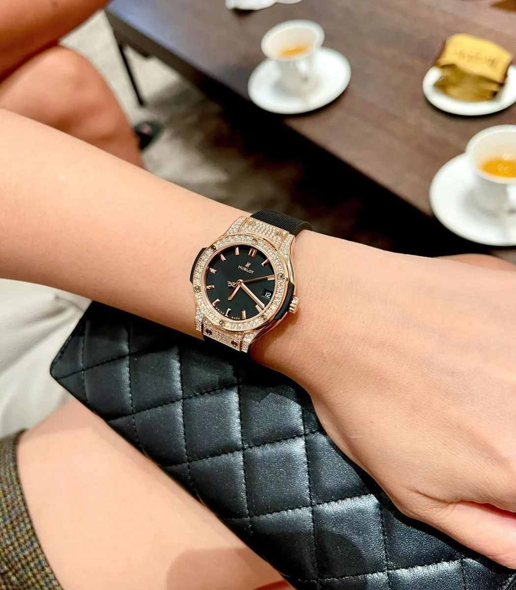 Hublot King Gold Pavé Black – gallery view
