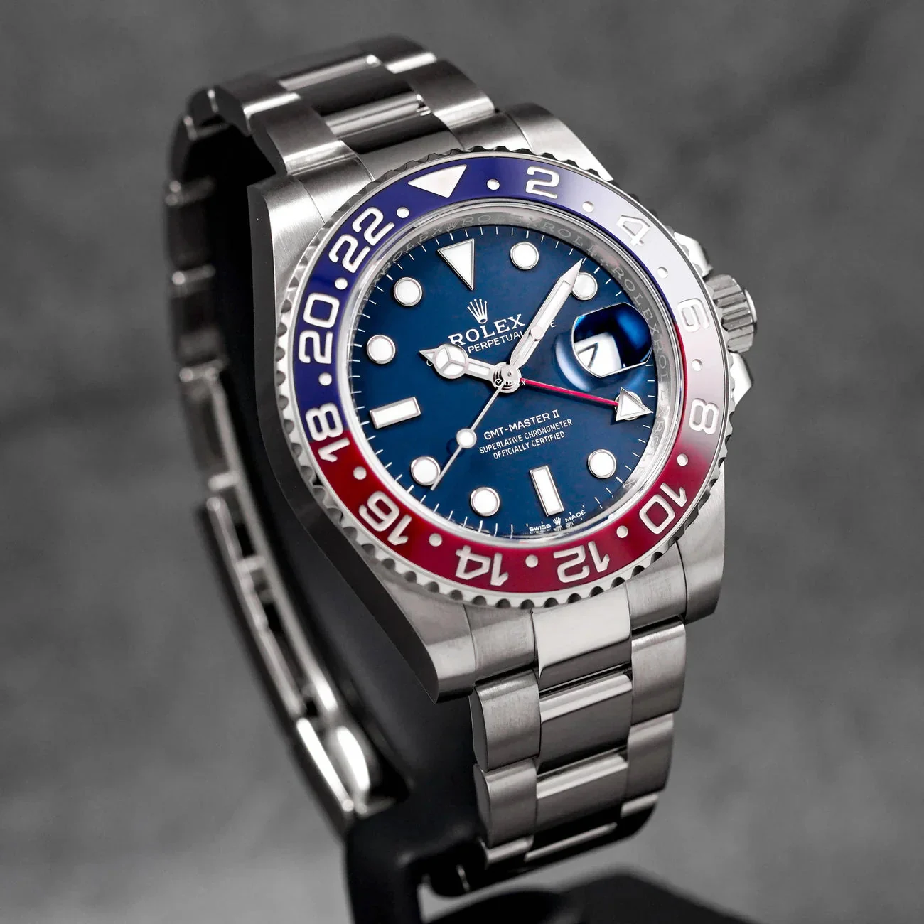 Rolex GMT-Master II Master-Ii 'Pepsi' Oyster Midnight Blue Dial – gallery view