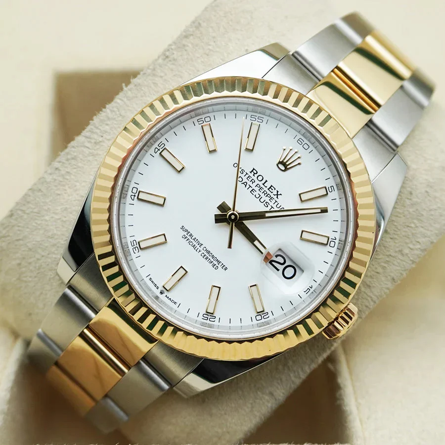 Rolex Datejust 41mm White Dial Fluted Bezel – gallery view