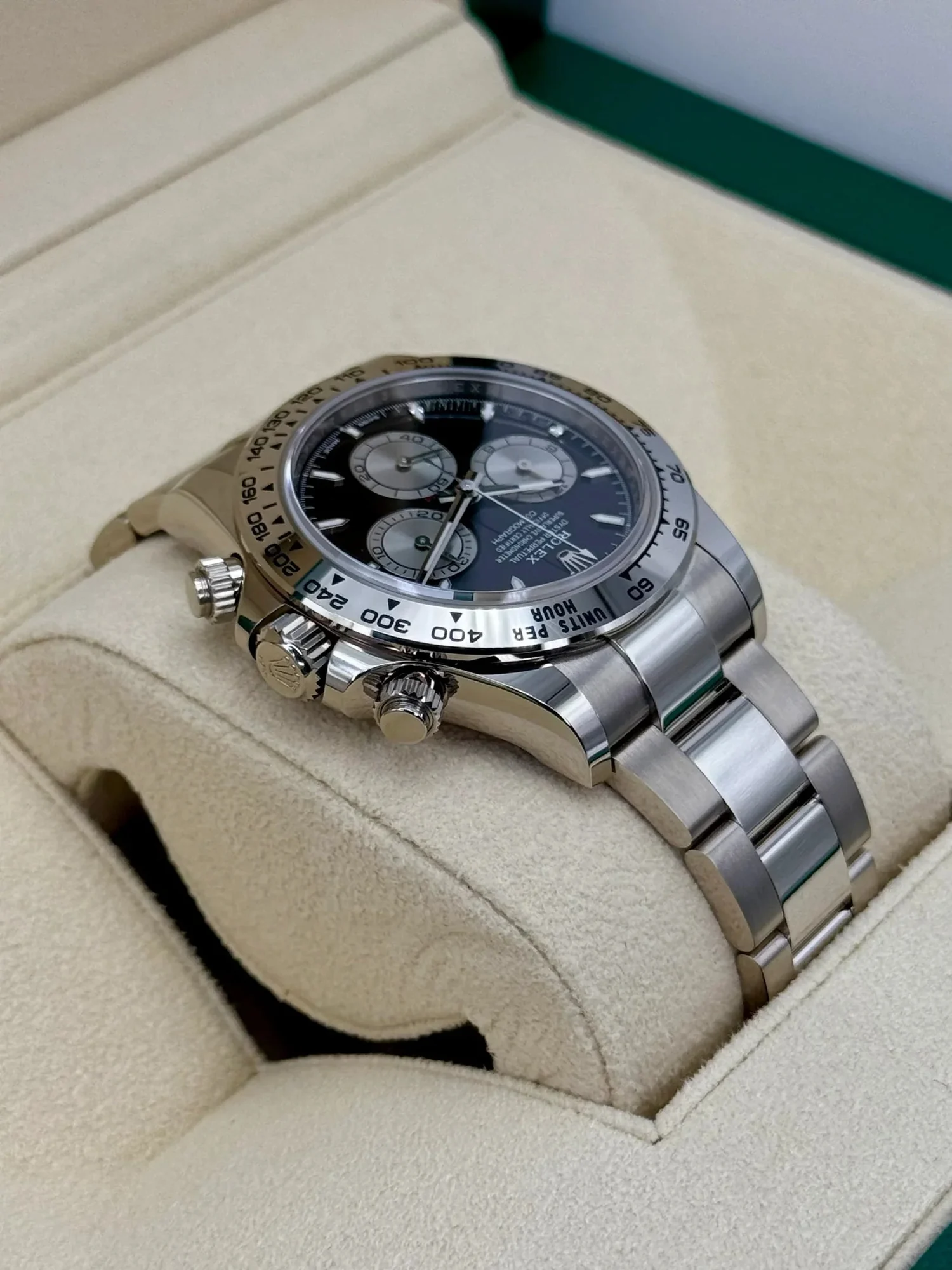 Rolex Cosmograph Daytona 40mm 126509 White Gold Black Dial – gallery view