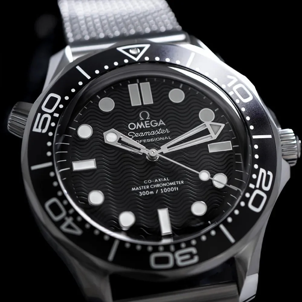 Omega Seamaster Diver 42 MM steel bracelet black – gallery view