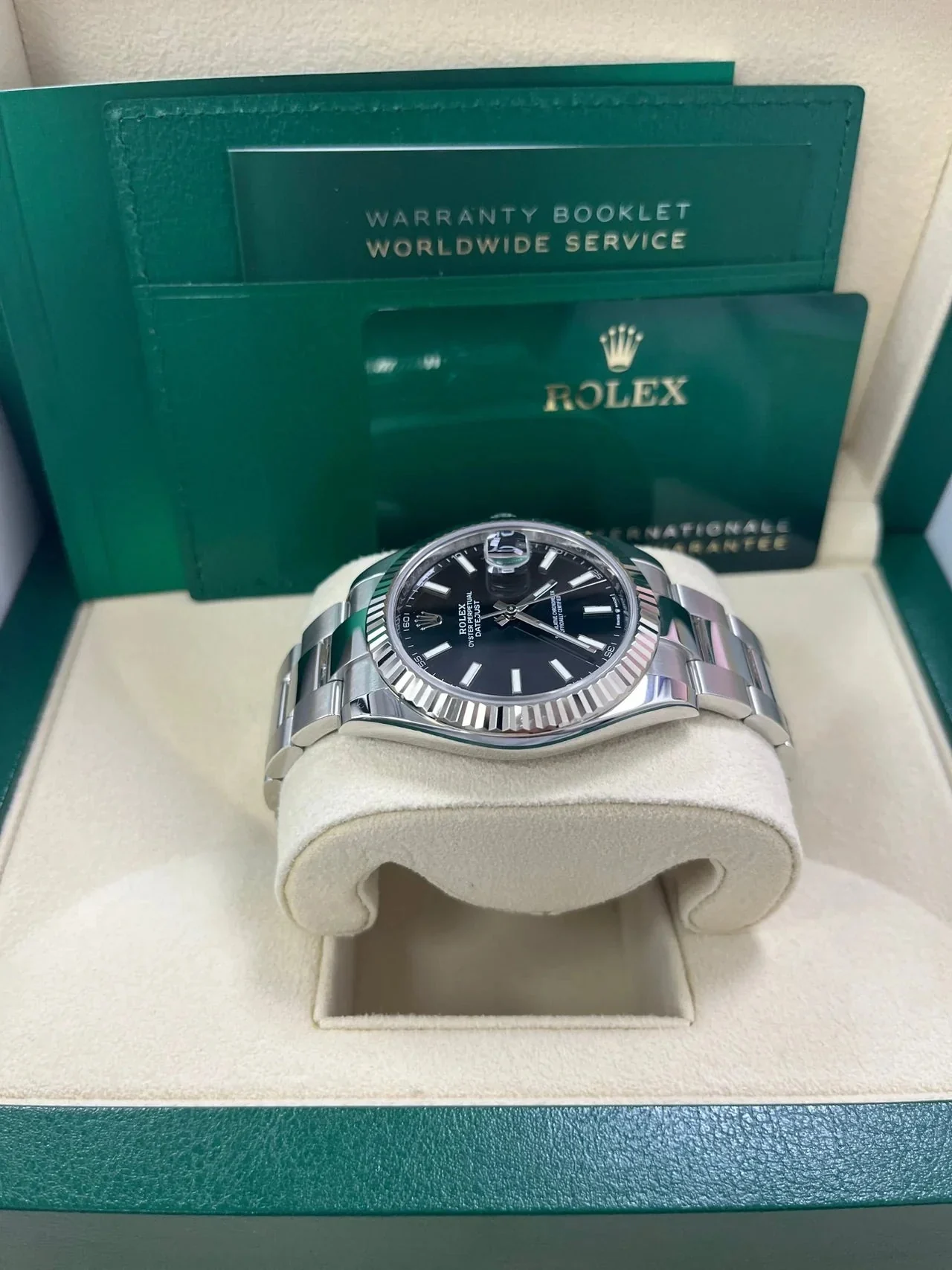 Rolex Datejust 41 Black Dial Oyster – gallery view