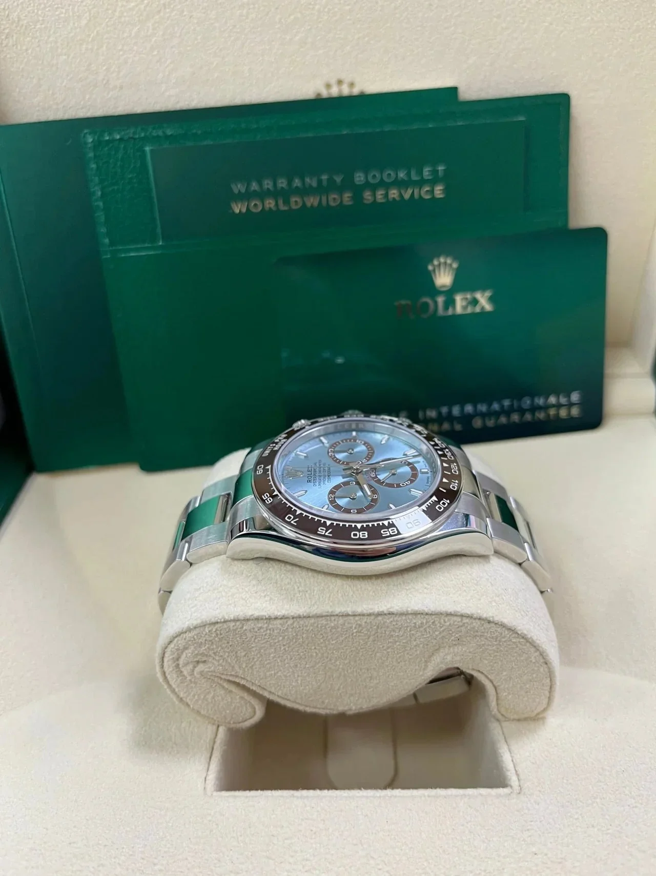 Rolex Daytona Cosmographe Blue Glace 116506IB – gallery view