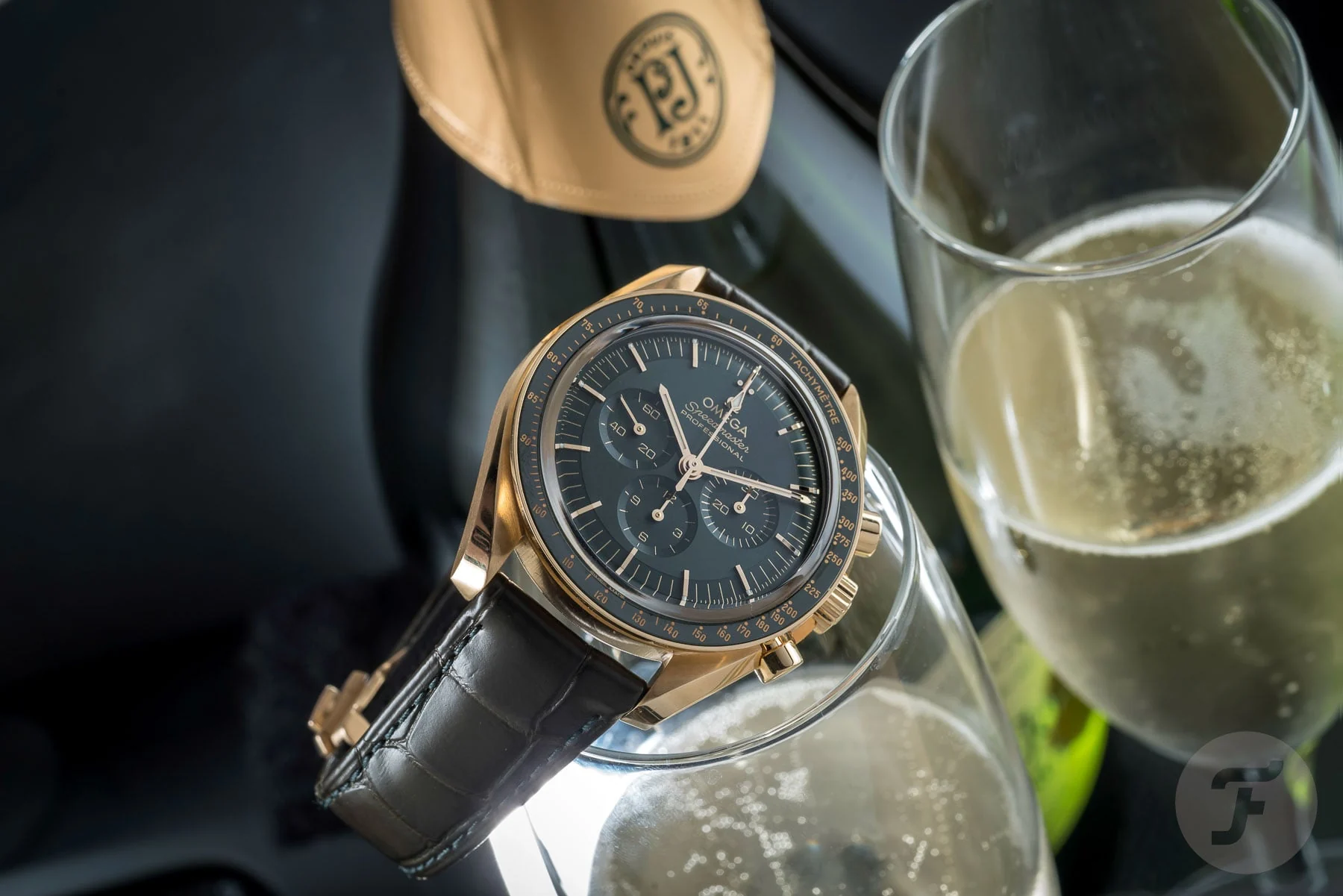 Omega Speedmaster Moonshine Cuir – gallery view