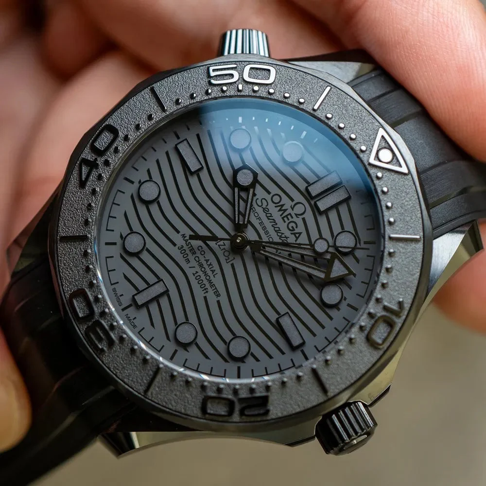 OMEGA SEAMASTER DIVER Full black – gallery view