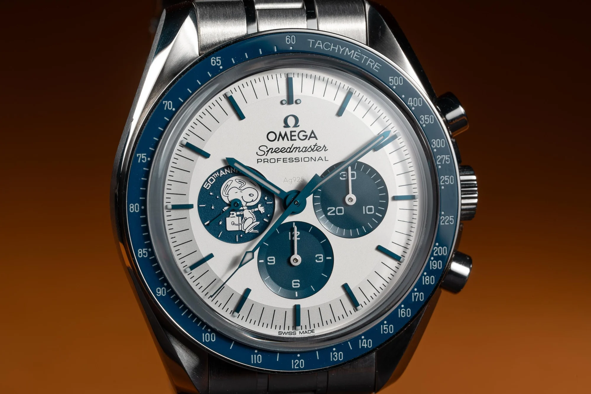 Omega Speedmaster Snoopy – gallery view