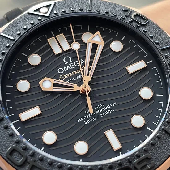 OMEGA SEAMASTER DIVER Full black & Bronze – gallery view