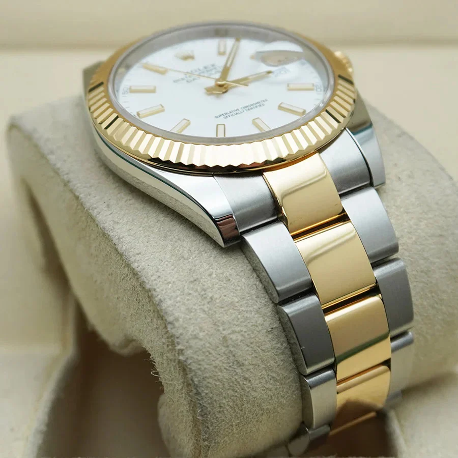 Rolex Datejust 41mm White Dial Fluted Bezel – gallery view