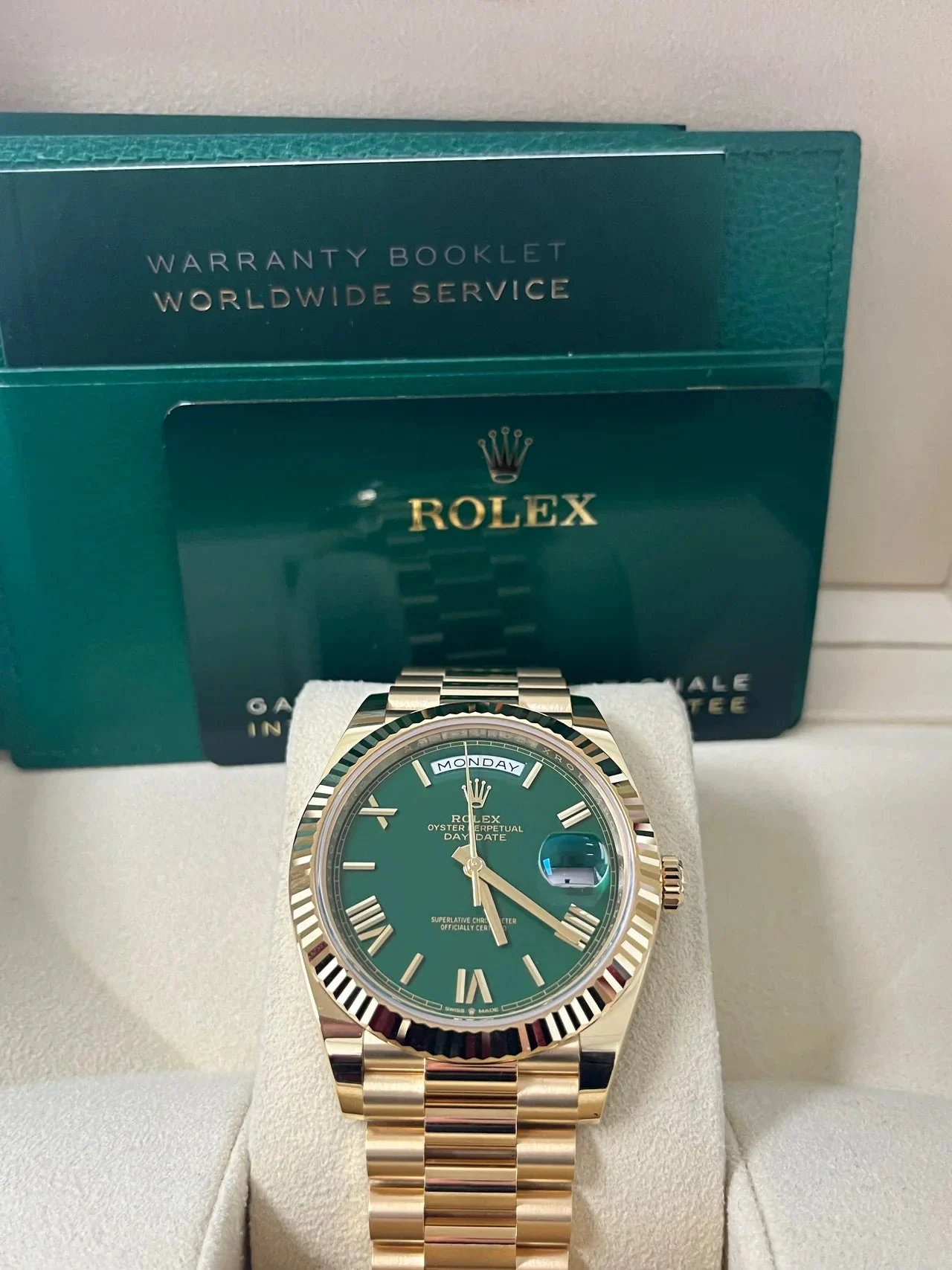Rolex Day-Date 40 Yellow Gold Green Roman Dial 228238 – gallery view